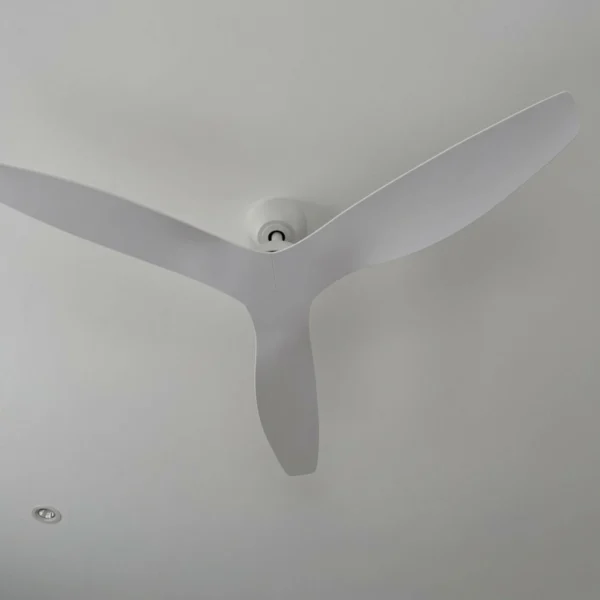 claro-whisper-dc-ceiling-fan-white-48-inch-bottom-view